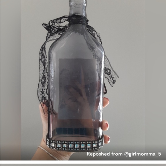Grocery Outlet Halloween smokey Glass Bottle-sparkly Goth inspired, crow design - Picture 2 of 5